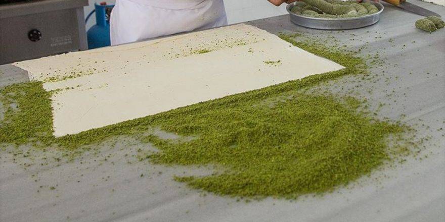 Tatlıcılar Fıstık Bulmakta Zorlanıyor