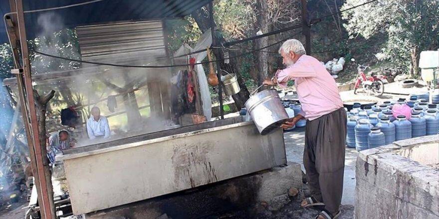 Üzümler Maserede Pekmeze Dönüşüyor