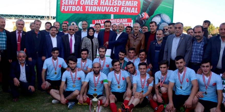 Şehit Ömer Halisdemir futbol turnuvası sona erdi