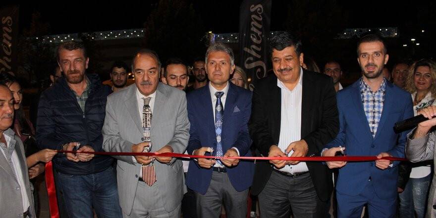 The Shems dualarla ve törenle hizmete girdi