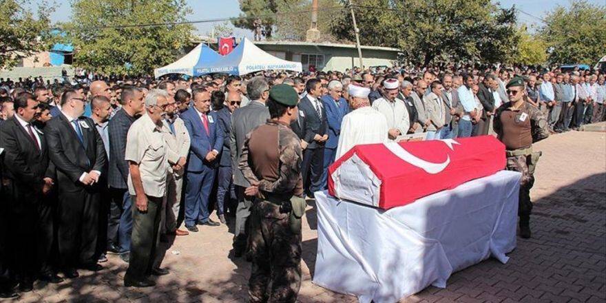 Gaziantep'te Şehit Düşen Polis Memuru Polat Son Yolculuğuna Uğurlandı