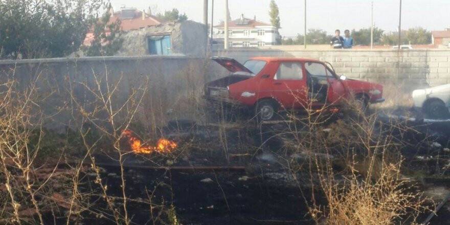 Otoparkta çıkan yangında 7 araç zarar gördü