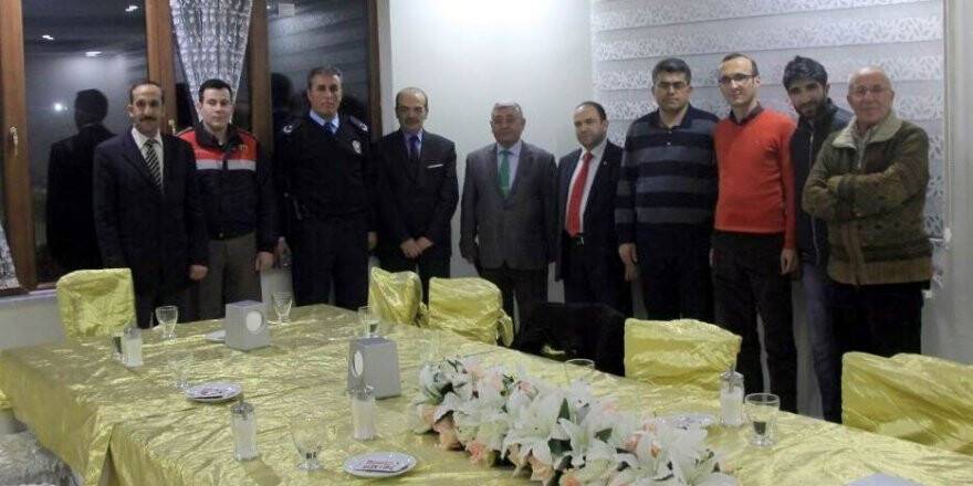 Kulu Kaymakamı Arslan, gazetecilerle yemekte bir araya geldi
