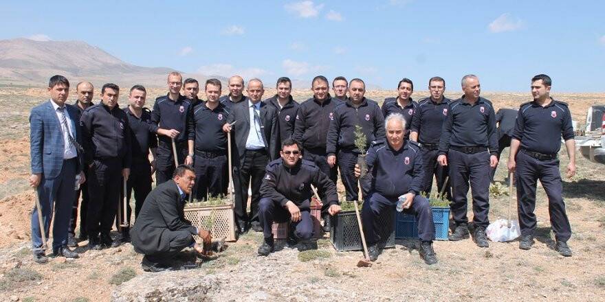 15 Temmuz şehitleri anısına fidan diktiler