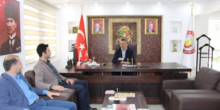 Yazar Mahmut Ulu'dan Başkan Tutal'a ziyaret