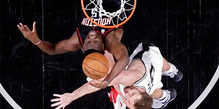Rockets, Saha Avantajını Spurs'ten Aldı