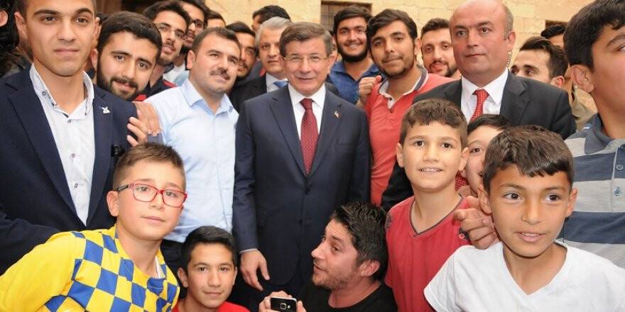 Ahmet Davutoğlu Mardinli esnafla
