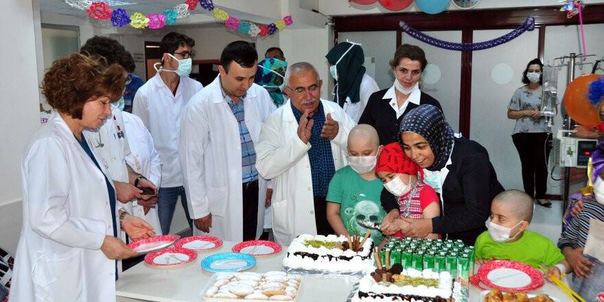 Meram Tıp'da çocuklar bayramı erken yaşadı