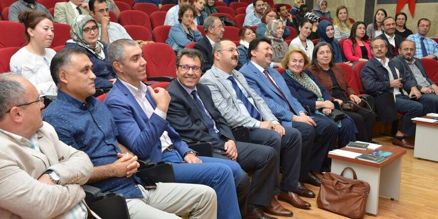 Selçuk’ta Hz Mevlana’nın eserlerinde oruç konuşuldu.