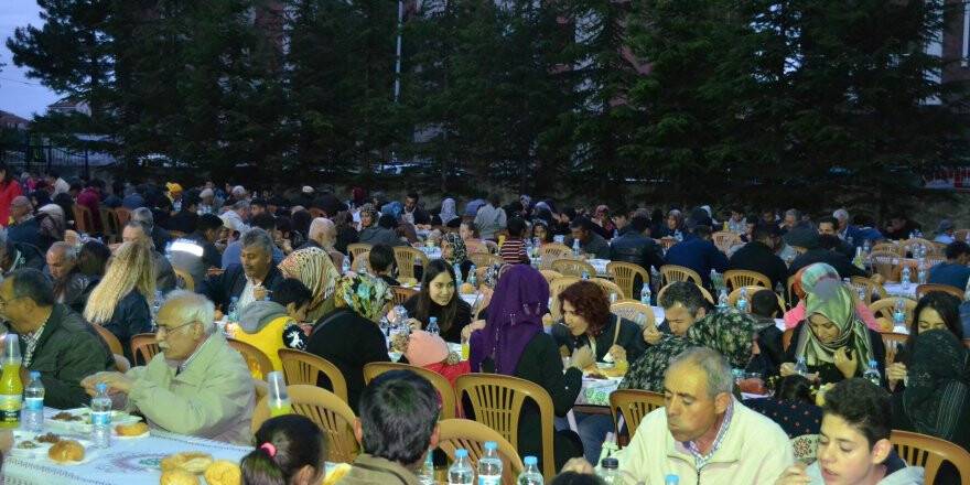 Kulu’da Yardımlaşma ve Dayanışma Derneğinden iftar