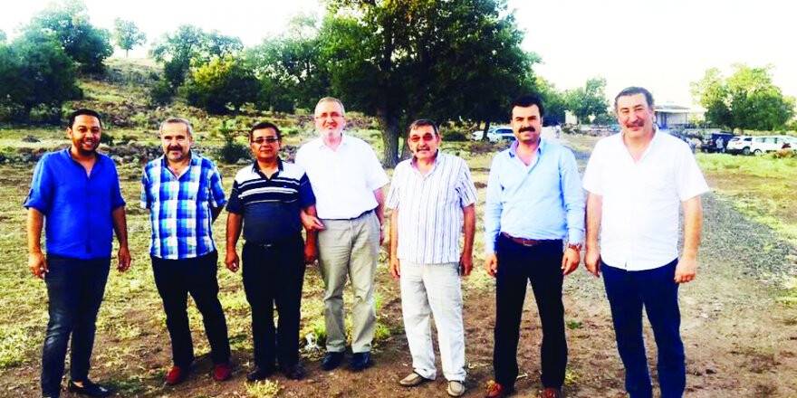 İsmail Hakkı Kolat ve dostları bir arada