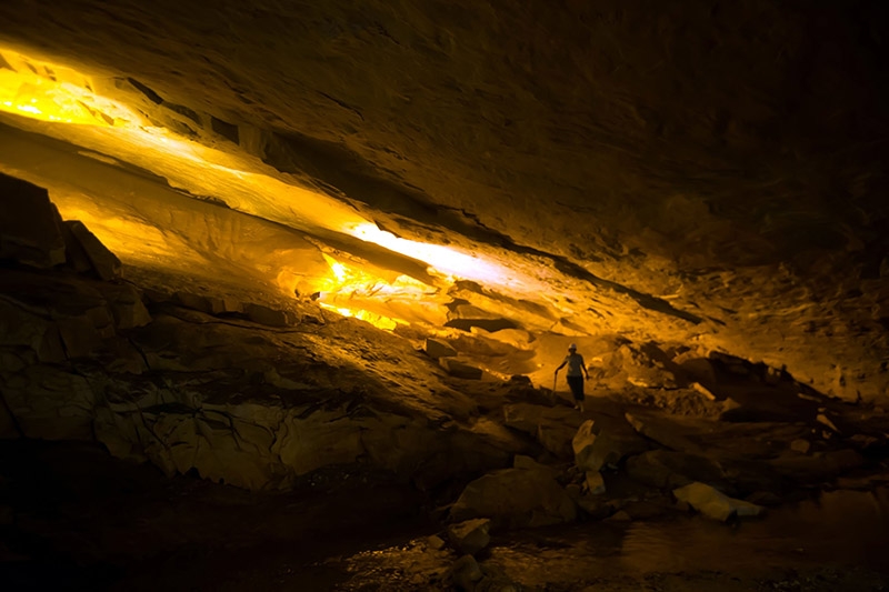 İçinden yeraltı nehri akan mağara "Dupnisa" 2