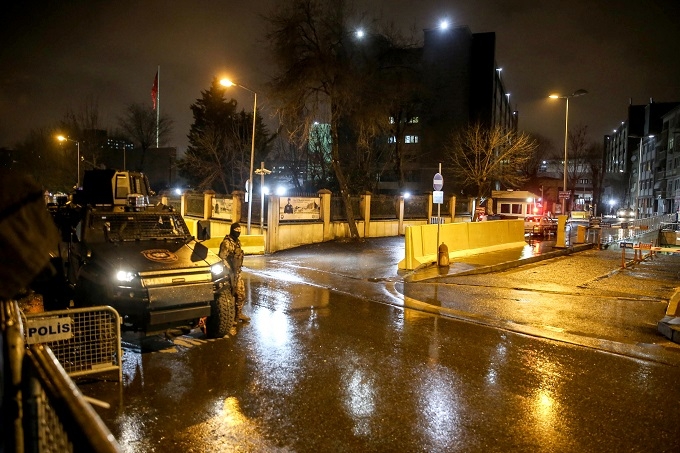 İstanbul Emniyet Müdürlüğüne lav silahıyla saldırı düzenlendi 2