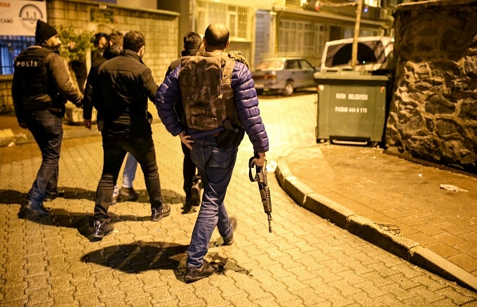 İstanbul Emniyet Müdürlüğüne lav silahıyla saldırı düzenlendi 4