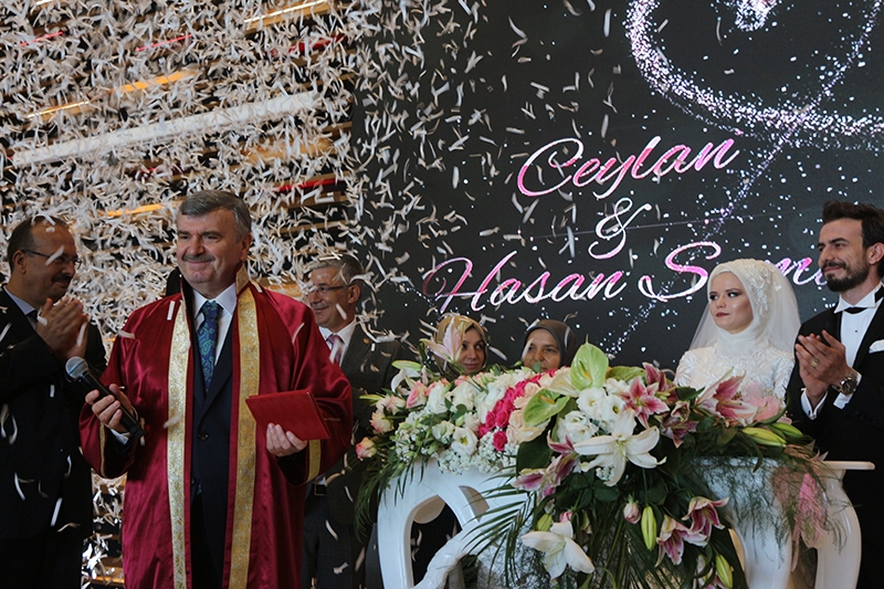 Konya Büyükşehir Belediye Başkanı Tahir Akyürek oğlunu evlendirdi 35