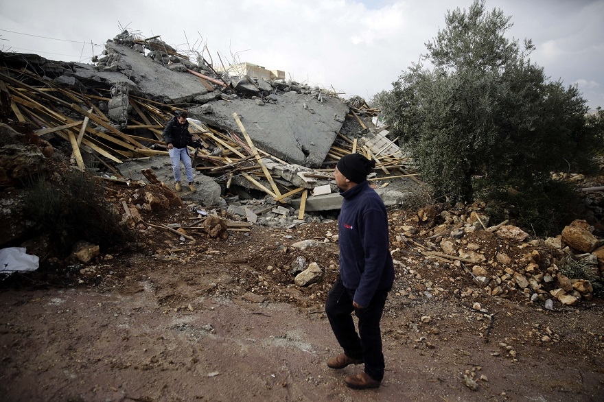 İsrail Doğu Kudüs'te Filistinlilere ait 3 evi yıktı 10