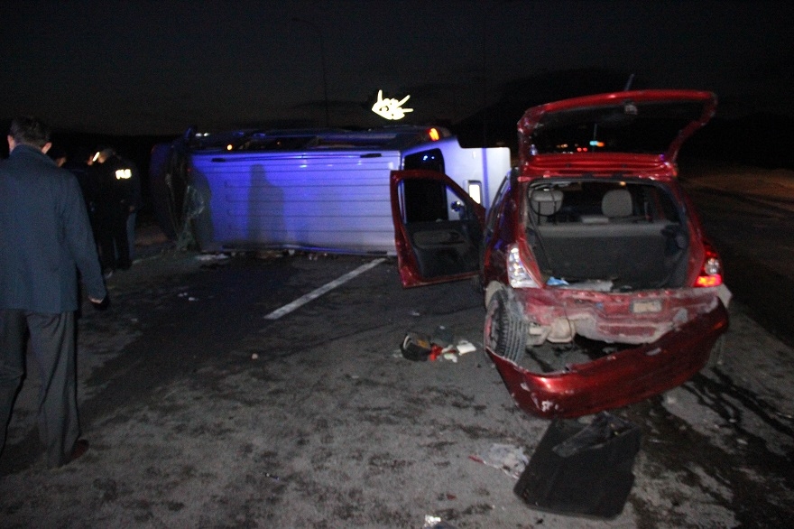 AK Partilileri taşıyan minibüsle otomobil çarpıştı: 9 yaralı 11