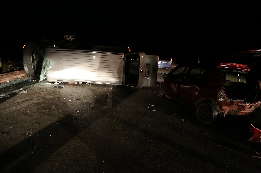 AK Partilileri taşıyan minibüsle otomobil çarpıştı: 9 yaralı 2