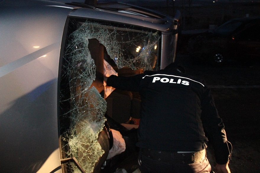 AK Partilileri taşıyan minibüsle otomobil çarpıştı: 9 yaralı 8