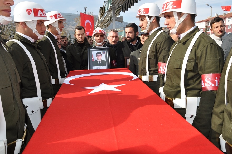 Konyalı Şehit Uzman Çavuş Aykut Kazar gözyaşlarıyla toprağa verildi 10
