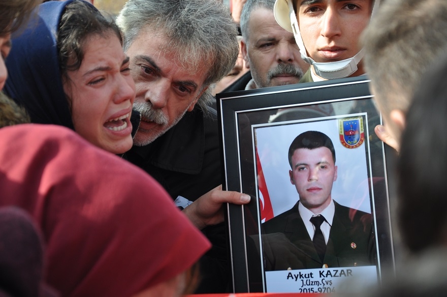 Konyalı Şehit Uzman Çavuş Aykut Kazar gözyaşlarıyla toprağa verildi 8