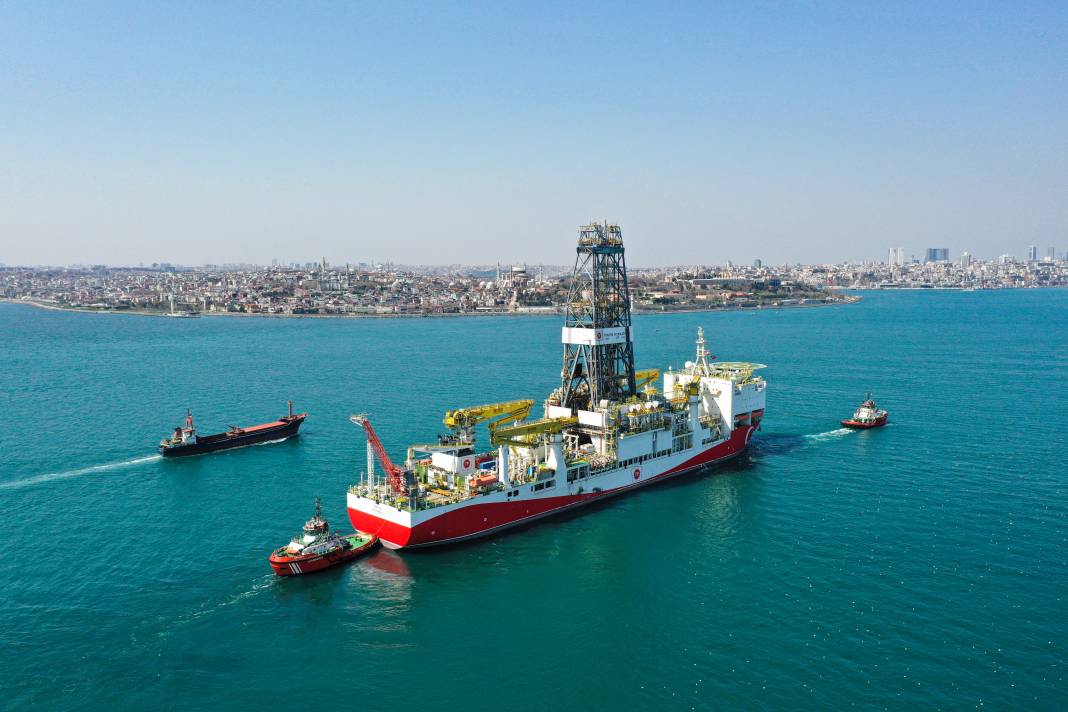 Genel "Fatih" sondaj gemisi Haydarpaşa Limanı'nda 1