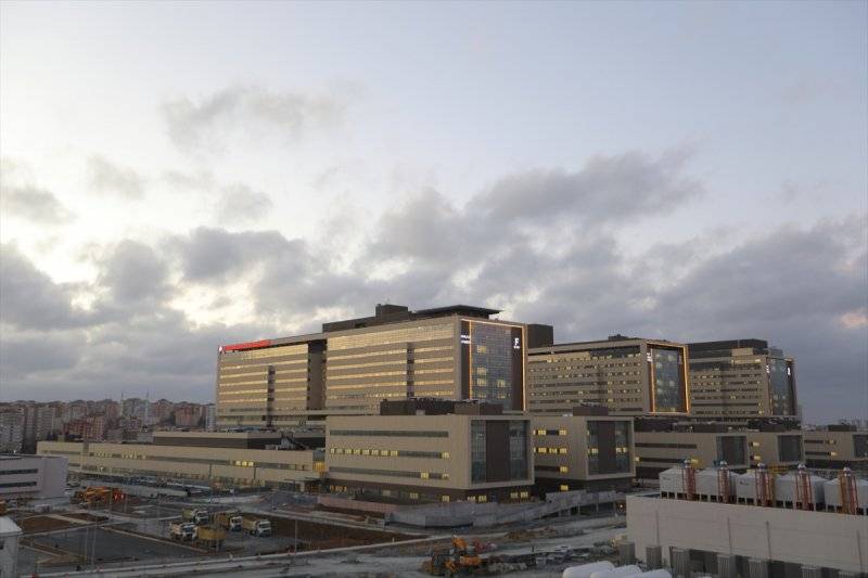 Başakşehir İkitelli Şehir Hastanesi'nin ilk etabı hizmete açıldı 8