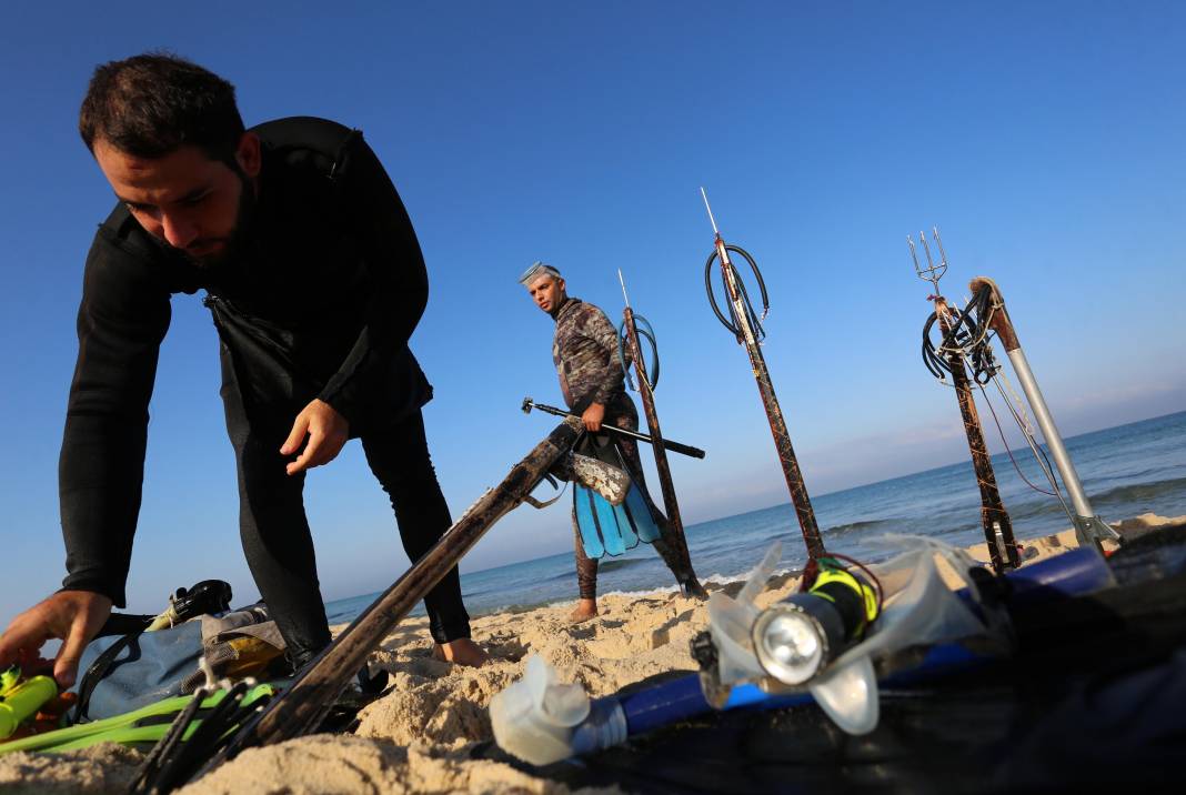 Filistinli fotoğrafçının objektifinden Gazzeli balıkçılar 4