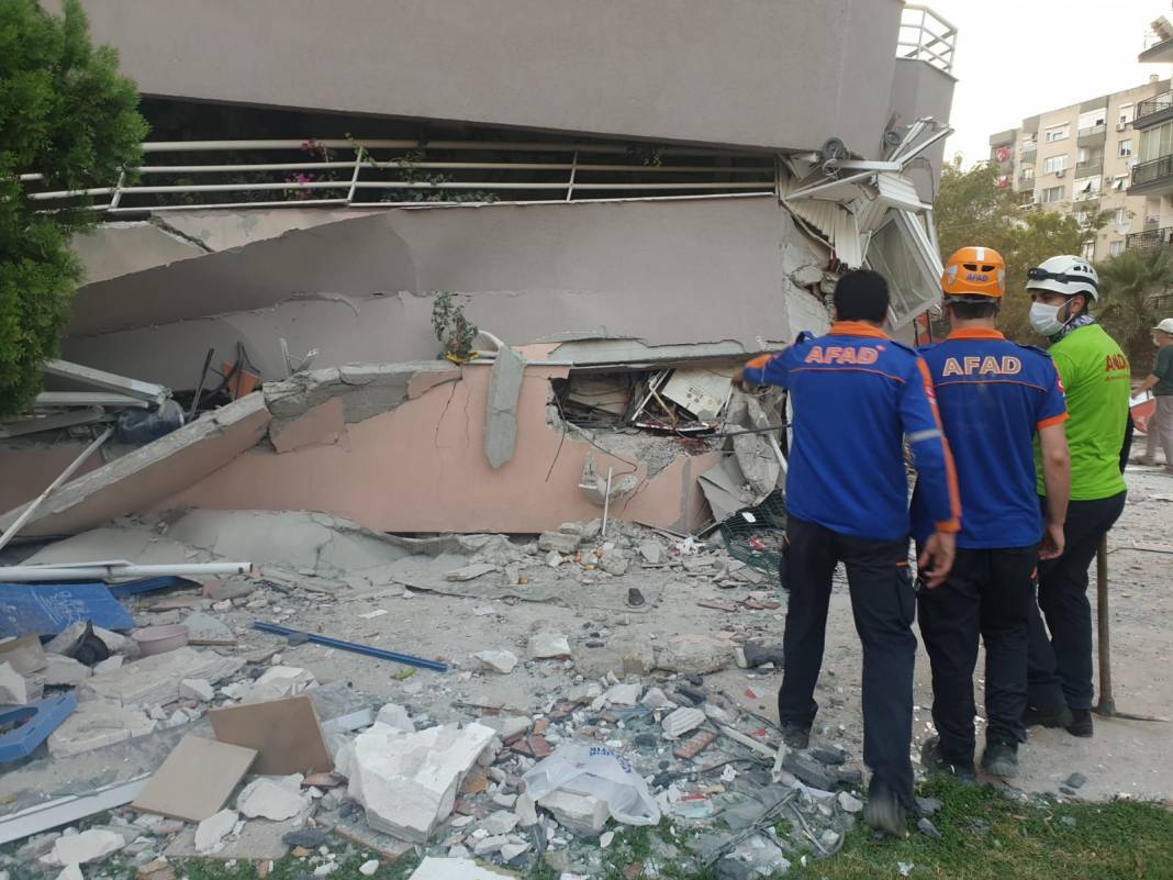 İzmir'de deprem 138