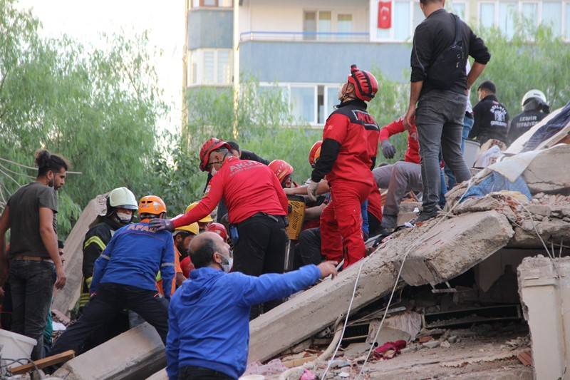 İzmir'de deprem 38