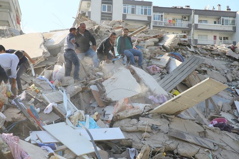 İzmir'de deprem 53