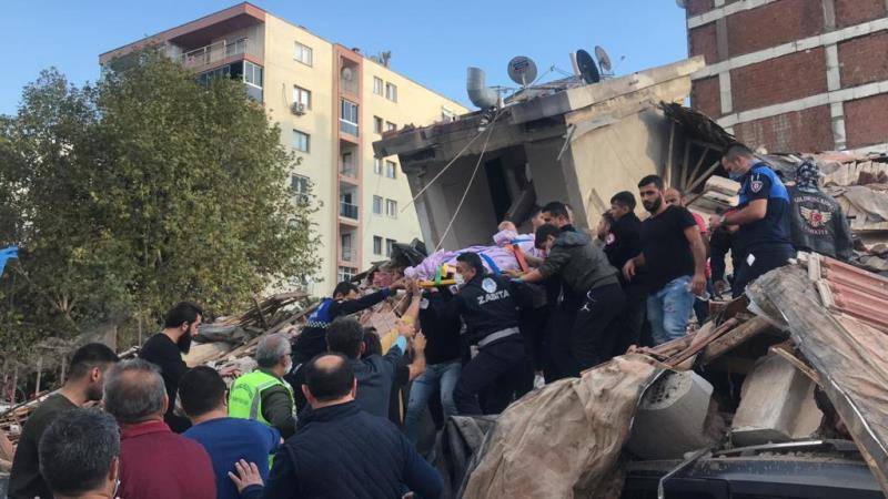 İzmir'de deprem 56
