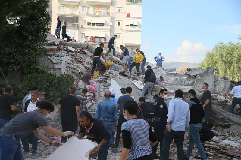 İzmir'de deprem 98