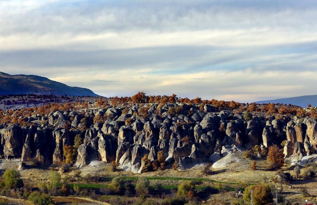 Kapadokya'yı andıran 2 bin yıllık antik kentte sonbahar güzelliği 5