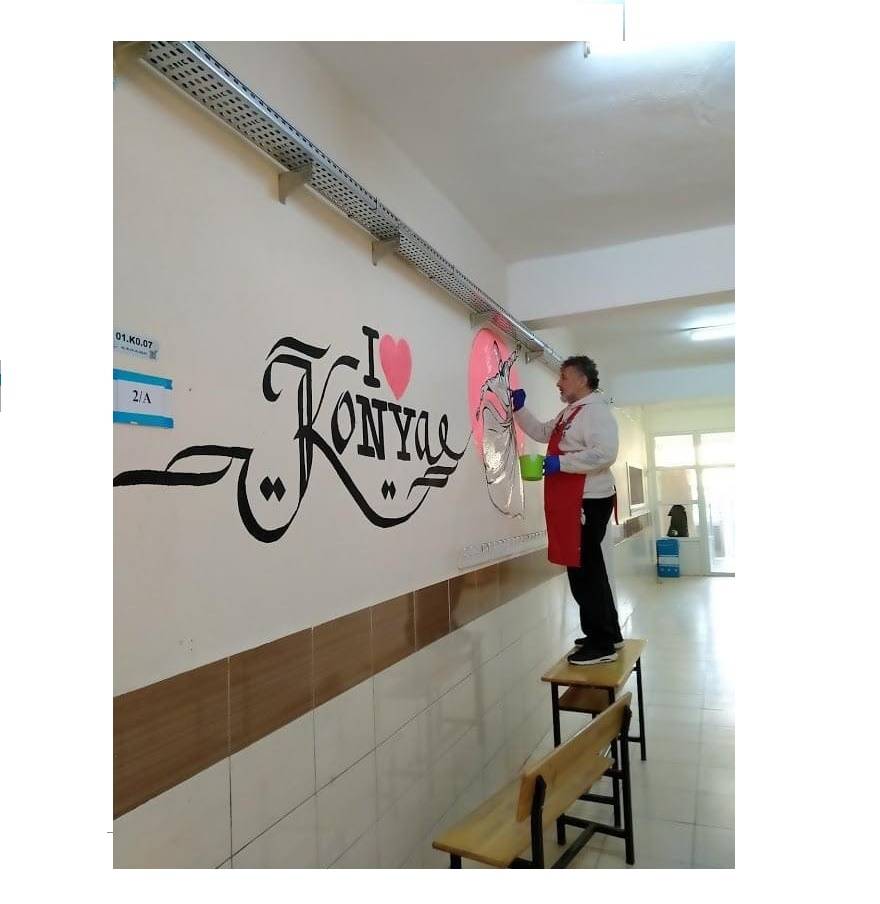 Konya'da okul duvarları karikatürist Mehmet Duru'nun çizimleriyle renklendi 1