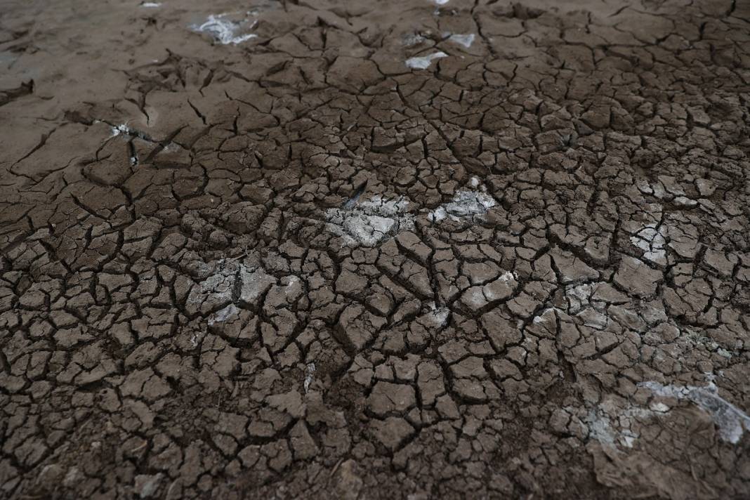 Suları çekilen May Barajı, kuraklığın boyutunu gözler önüne seriyor 6