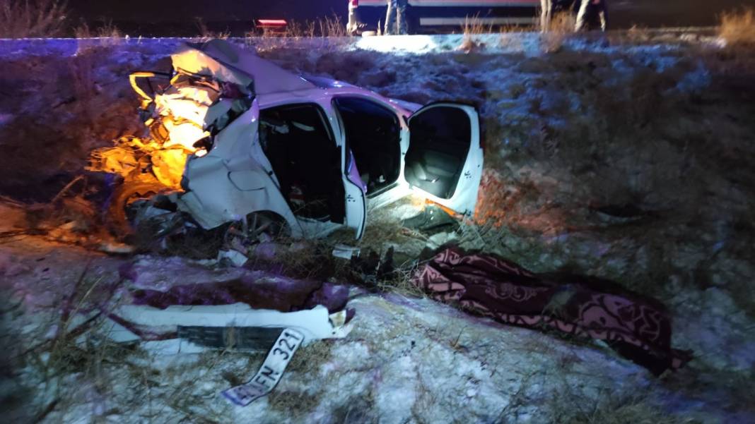 Konya'da tır, otobüs ve otomobilin karıştığı kazada: 5 ölü, 32 yaralı 5