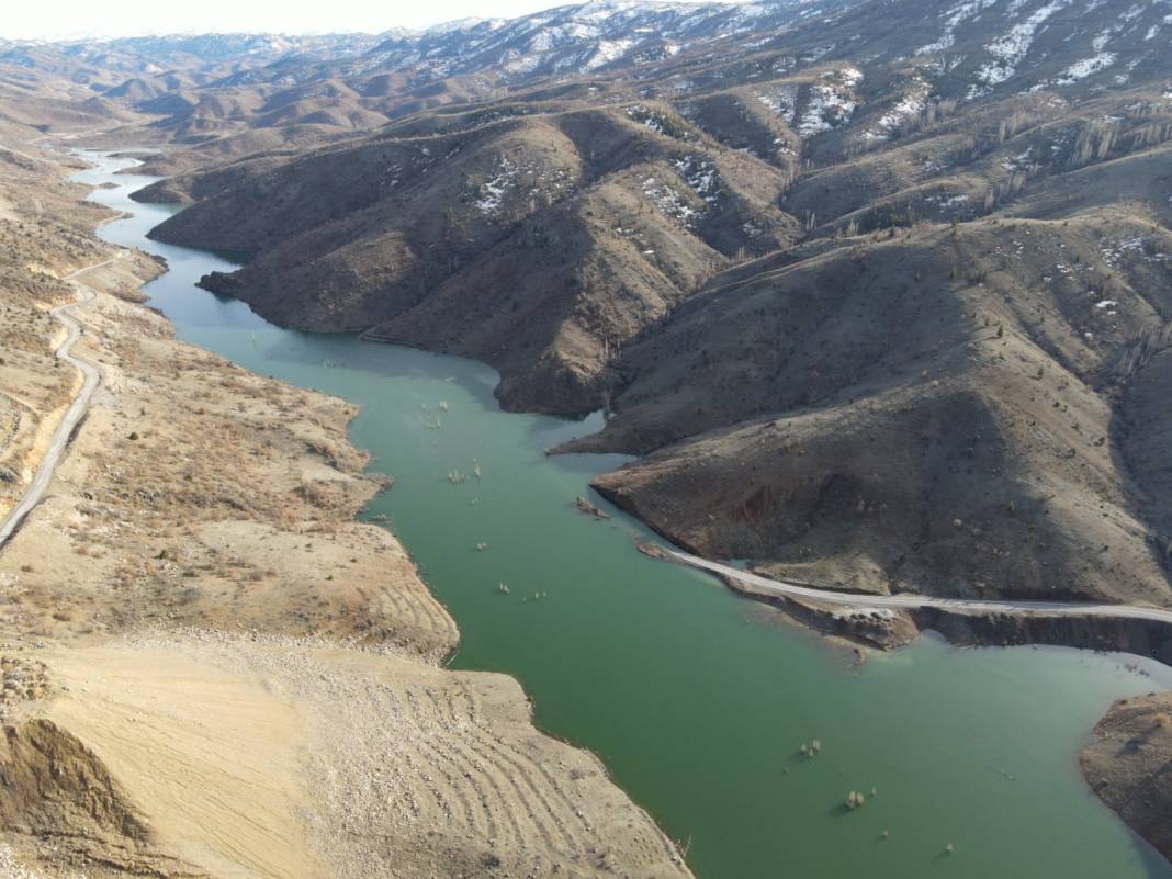 Aygır Dibi Şelalesi - Çağlayan Göleti-Bozkır Barajı-Bozkır Yaylaları (Fotoğraflar: Hasan ÖZDEMİR) 16