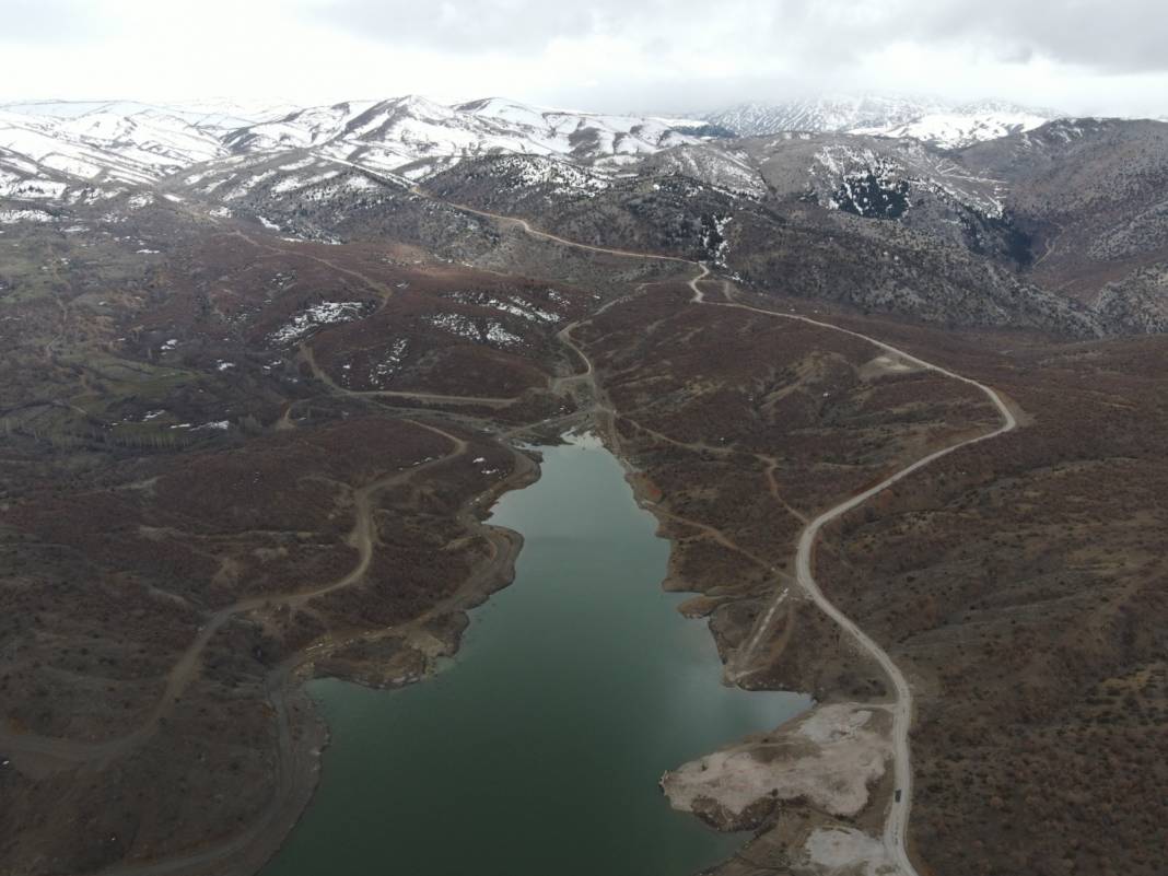 Aygır Dibi Şelalesi - Çağlayan Göleti-Bozkır Barajı-Bozkır Yaylaları (Fotoğraflar: Hasan ÖZDEMİR) 17