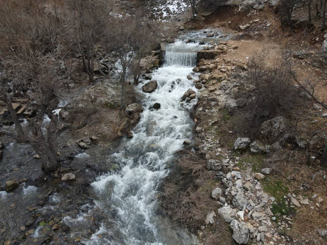 Aygır Dibi Şelalesi - Çağlayan Göleti-Bozkır Barajı-Bozkır Yaylaları (Fotoğraflar: Hasan ÖZDEMİR) 8