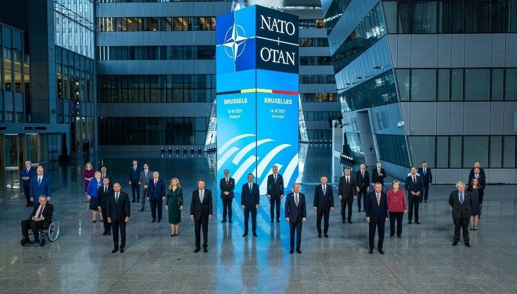 NATO zirvesi 13