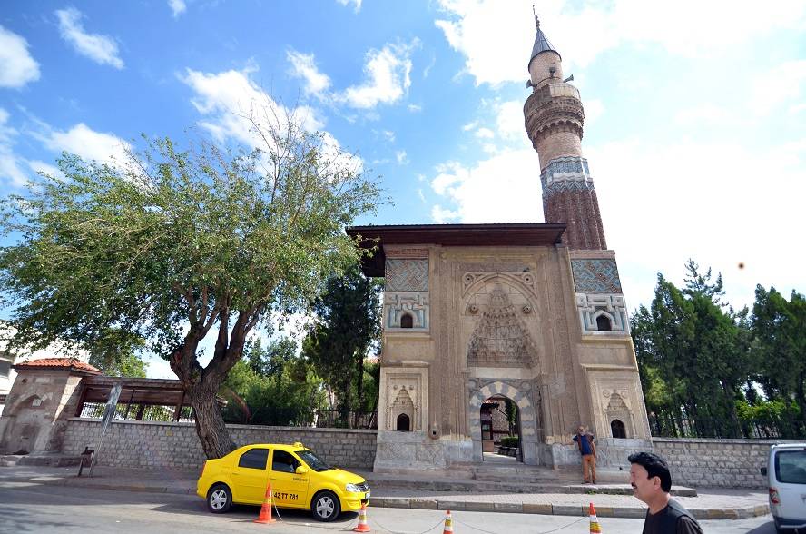 Selçuklu mimarisinin kalbi Konya, kültür varlıklarıyla turistlerin ilgisini çekiyor 11