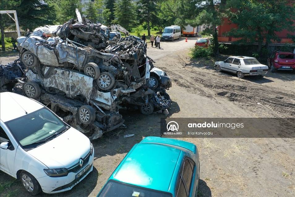 Bozkurt'taki selde vatandaşlar hurdaya dönen araçlarını 'şasi' numarasından tanıyor 10