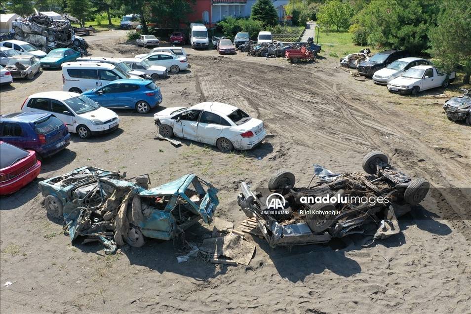 Bozkurt'taki selde vatandaşlar hurdaya dönen araçlarını 'şasi' numarasından tanıyor 14