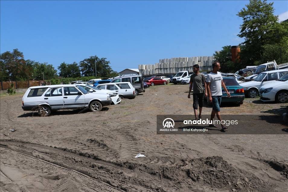 Bozkurt'taki selde vatandaşlar hurdaya dönen araçlarını 'şasi' numarasından tanıyor 5