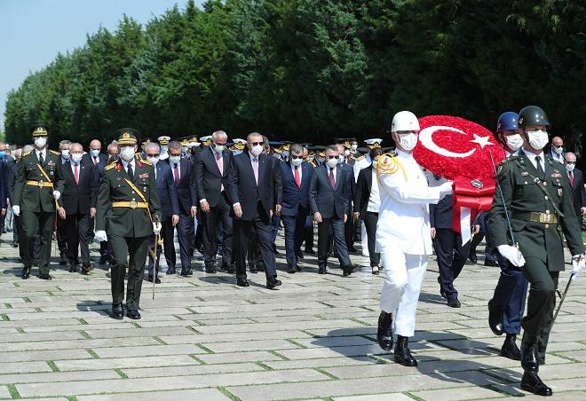 Cumhurbaşkanı Erdoğan başkanlığındaki devlet erkanı, Anıtkabir'i ziyaret etti 1