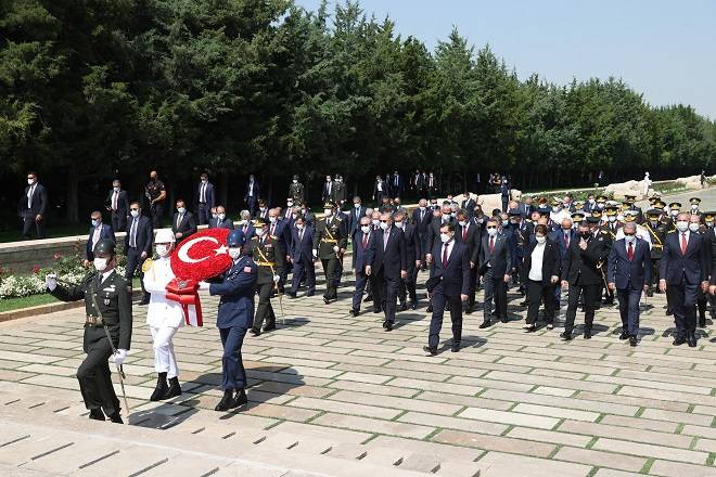 Cumhurbaşkanı Erdoğan başkanlığındaki devlet erkanı, Anıtkabir'i ziyaret etti 10