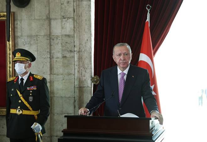 Cumhurbaşkanı Erdoğan başkanlığındaki devlet erkanı, Anıtkabir'i ziyaret etti 16