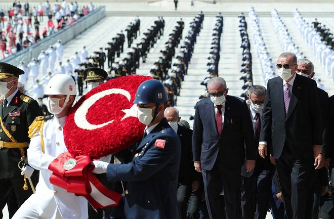 Cumhurbaşkanı Erdoğan başkanlığındaki devlet erkanı, Anıtkabir'i ziyaret etti 4