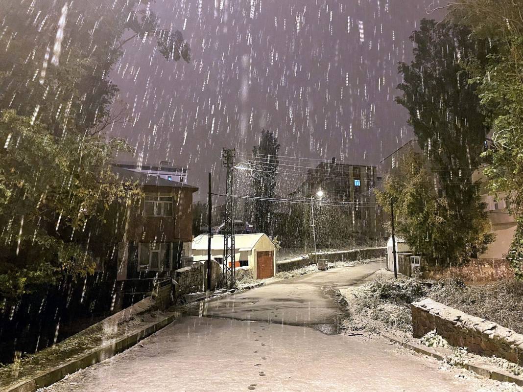 Ardahan'a mevsimin ilk karı düştü 3